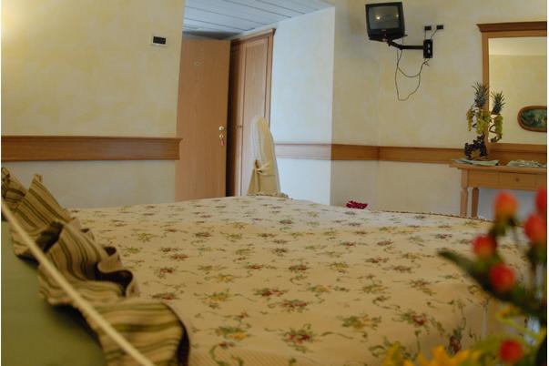 Hotel Pace San Giovanni Rotondo Zimmer foto