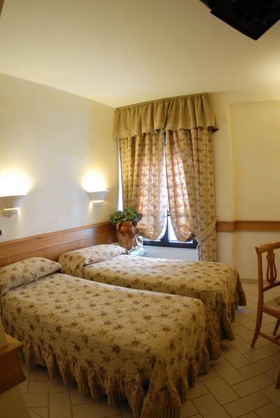 Hotel Pace San Giovanni Rotondo Zimmer foto