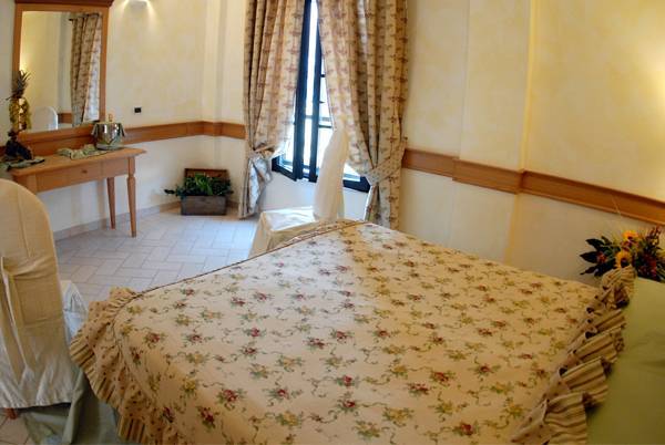 Hotel Pace San Giovanni Rotondo Zimmer foto